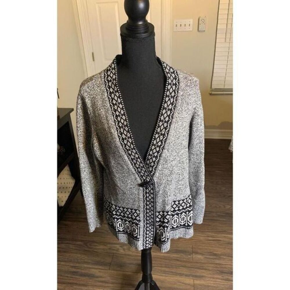 Christopher‎ & Banks vneck openfront swea
